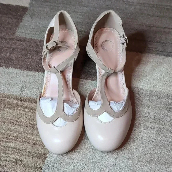 Journee Collection Olina Women's Mary Jane Heels - Picture 1 of 10